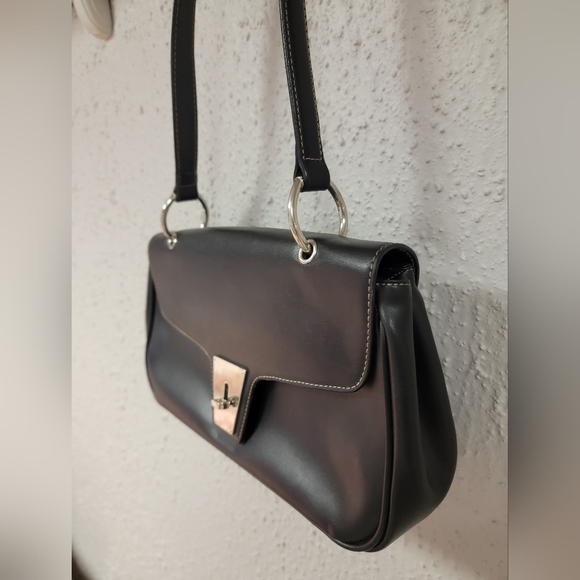Black Handbag - Picture 4 of 10